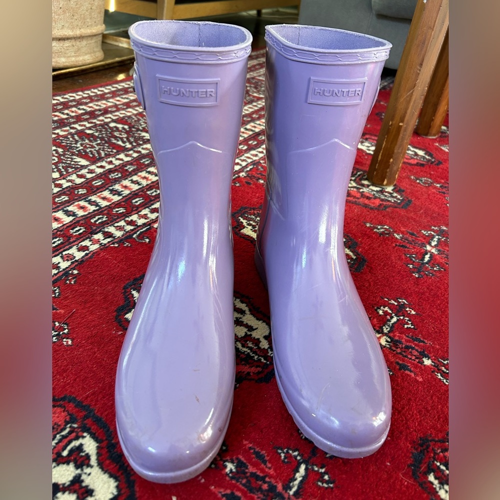 Hunter refined gloss lavender boots